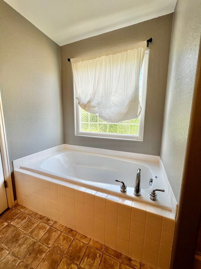 Building Photo - Beautiful 3 bed 2.5 Bath Home in East Loveland, CO!