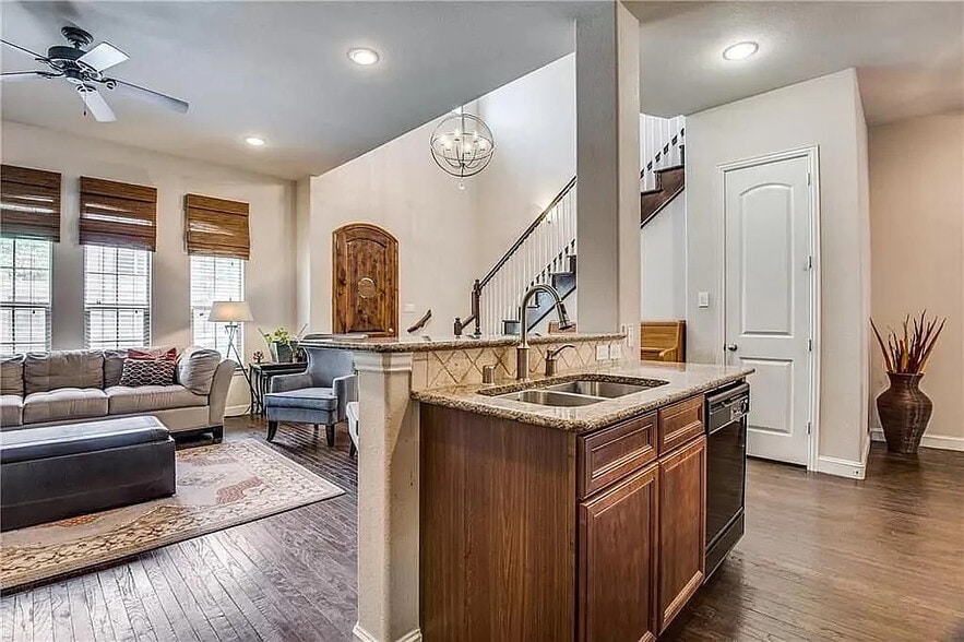 Building Photo - 6710 Estrella