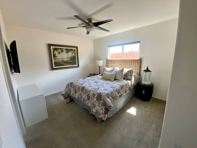 Building Photo - UNIQUE MODERN 3 STORY, 2BED, 3BATH WITH A ROOFTOP DECK!