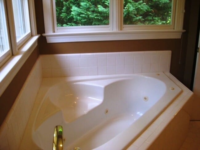 Building Photo - Pre-lease now for April!