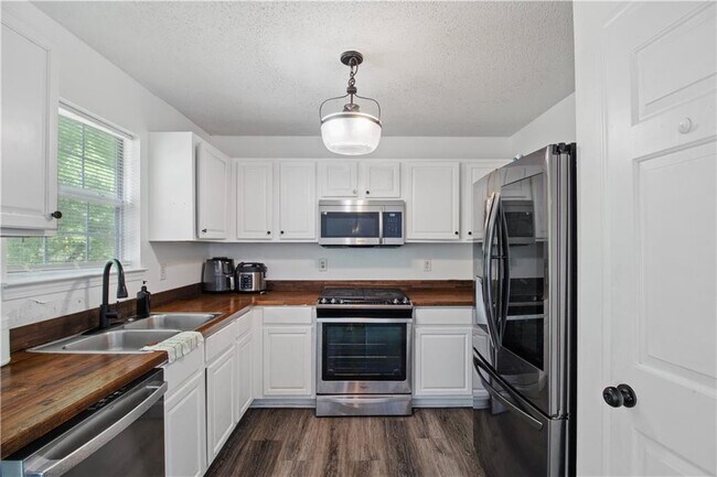 Building Photo - 3644 Gray Birch Dr