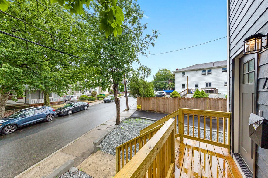 Building Photo - 77 Winchester St