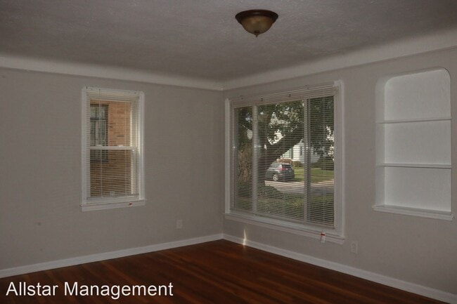 Building Photo - 3 br, 1.5 bath House - 8109 Pelham Dr