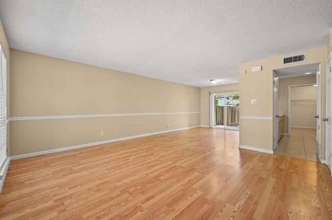 Building Photo - 807 Castle Ridge Rd