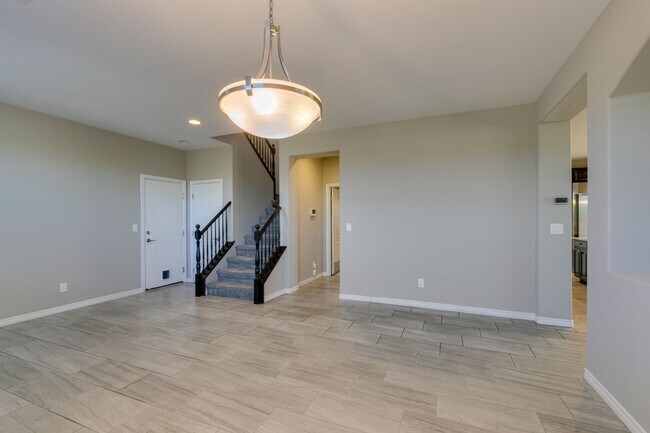 Building Photo - Beautiful Next-Gen Home with Private Entry Suite & Spacious Backyard