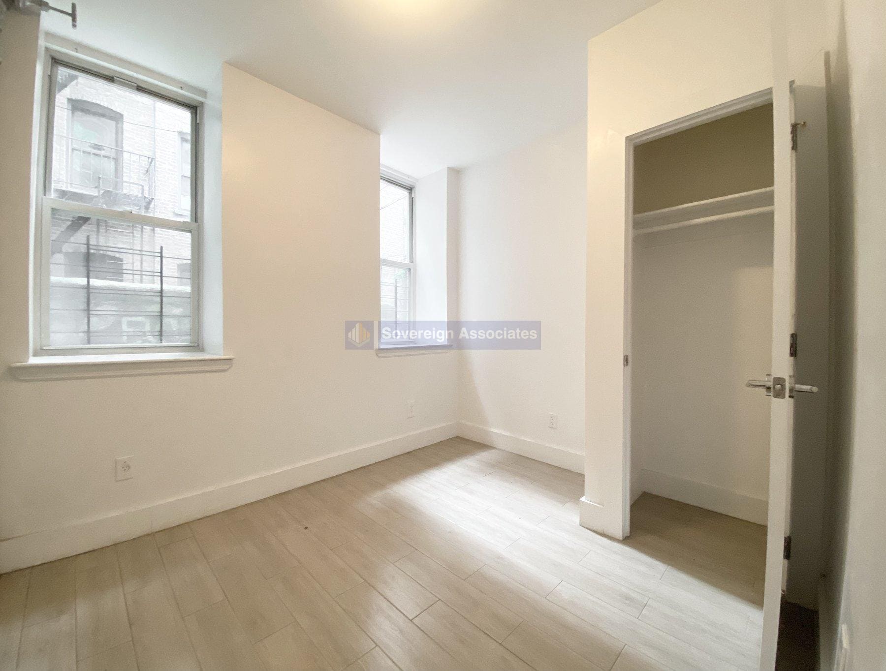 Building Photo - 22 St Nicholas Pl