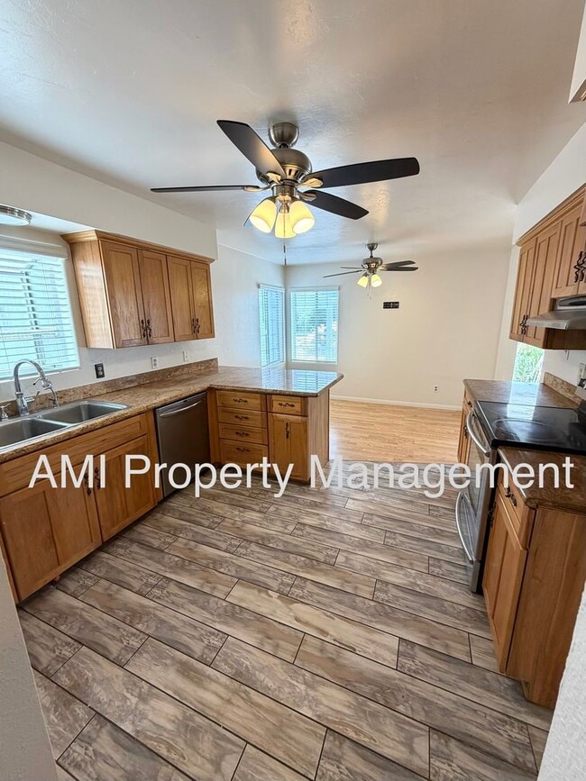 Building Photo - 2065 Eula Ln