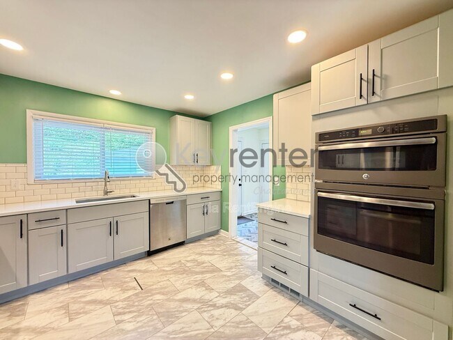 Building Photo - 3641 Thrushwood Dr