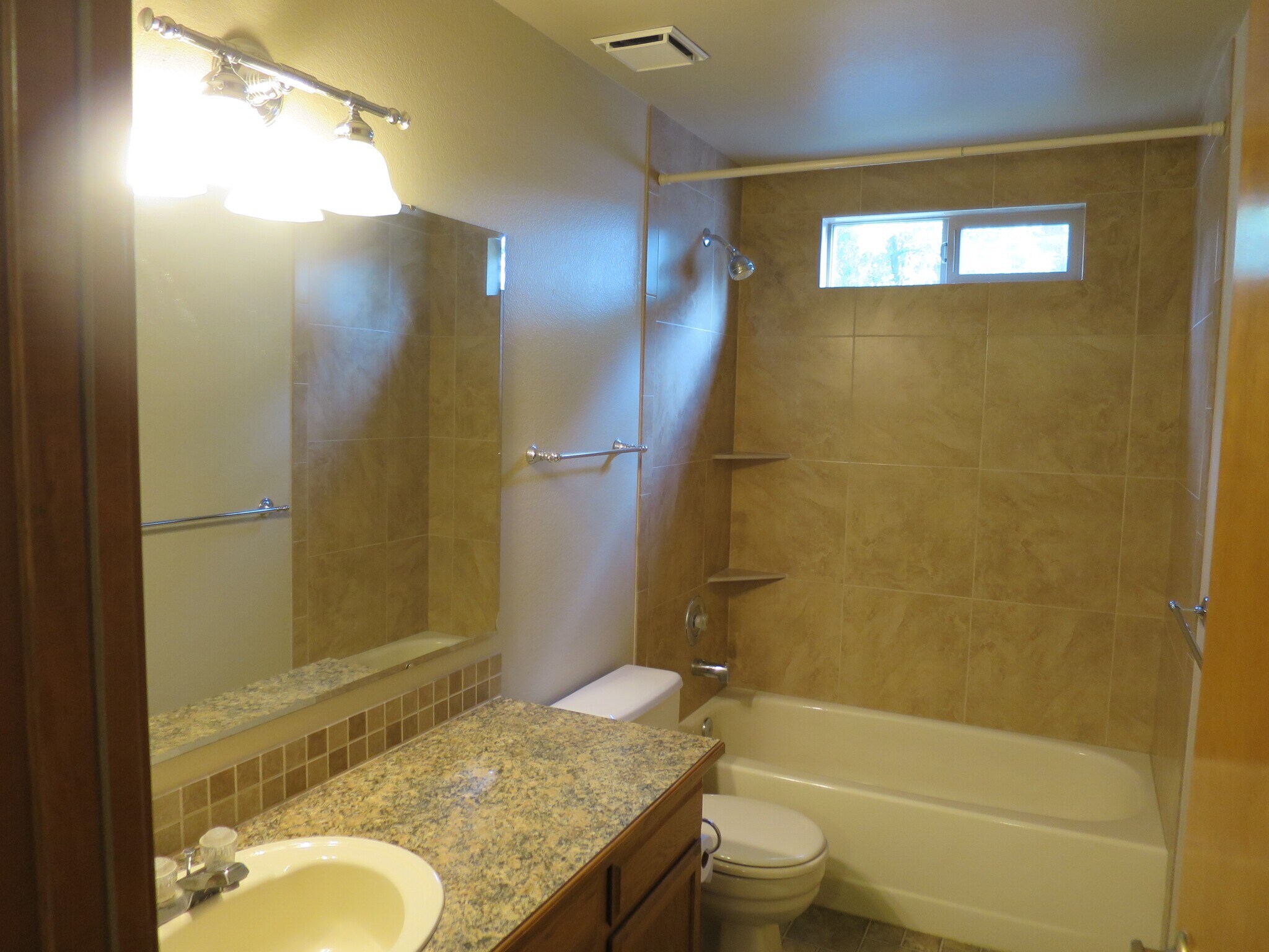 Building Photo - 6510 W Limelight Dr