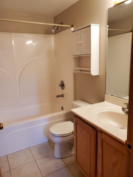 Building Photo - 2117 Fern Ln
