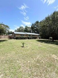 Building Photo - 9720 Sandpiper St