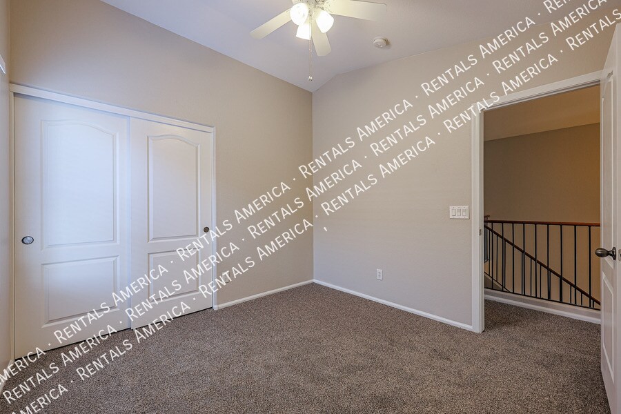 Building Photo - 12438 W Rancho Dr