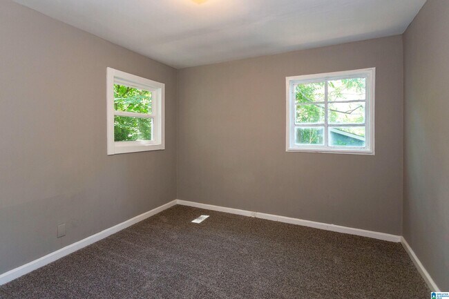 Building Photo - 204 Mccormick Ave