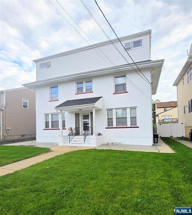 Building Photo - 512-514 3rd St