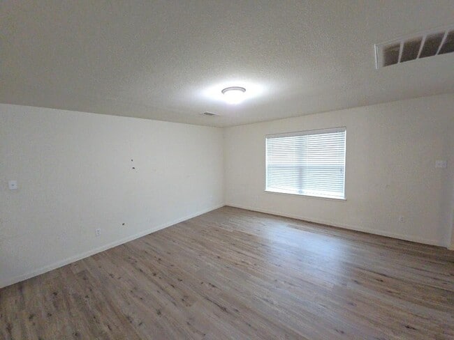 Building Photo - 1615 Pink Stone Dr