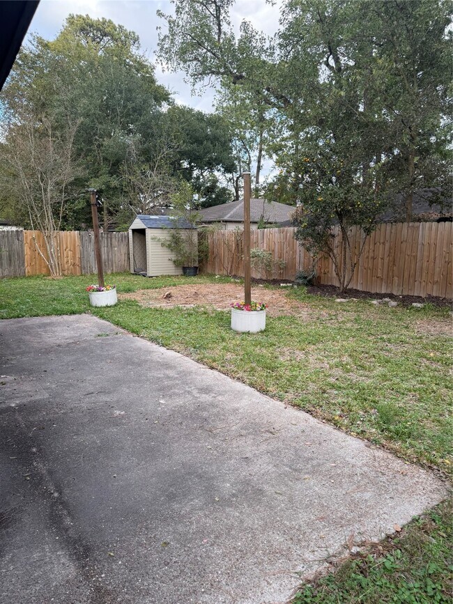 Building Photo - 15222 Flamingo Park