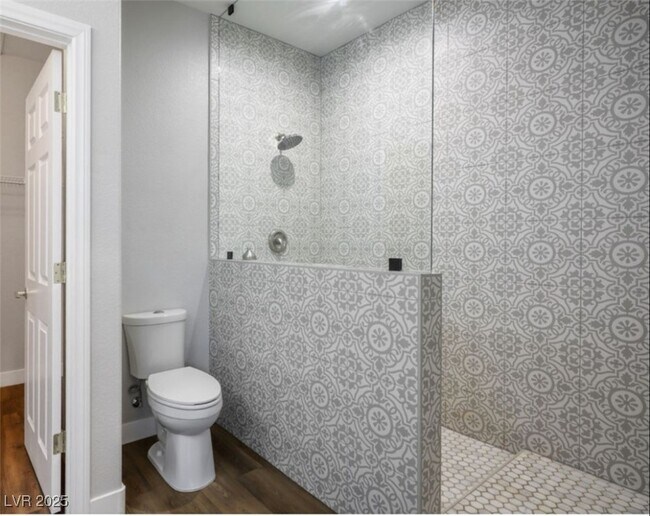 Building Photo - 8778 Villa La Rae Ave