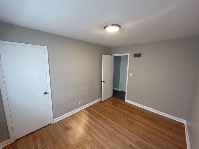 Building Photo - Brick Ranch Single Family Home