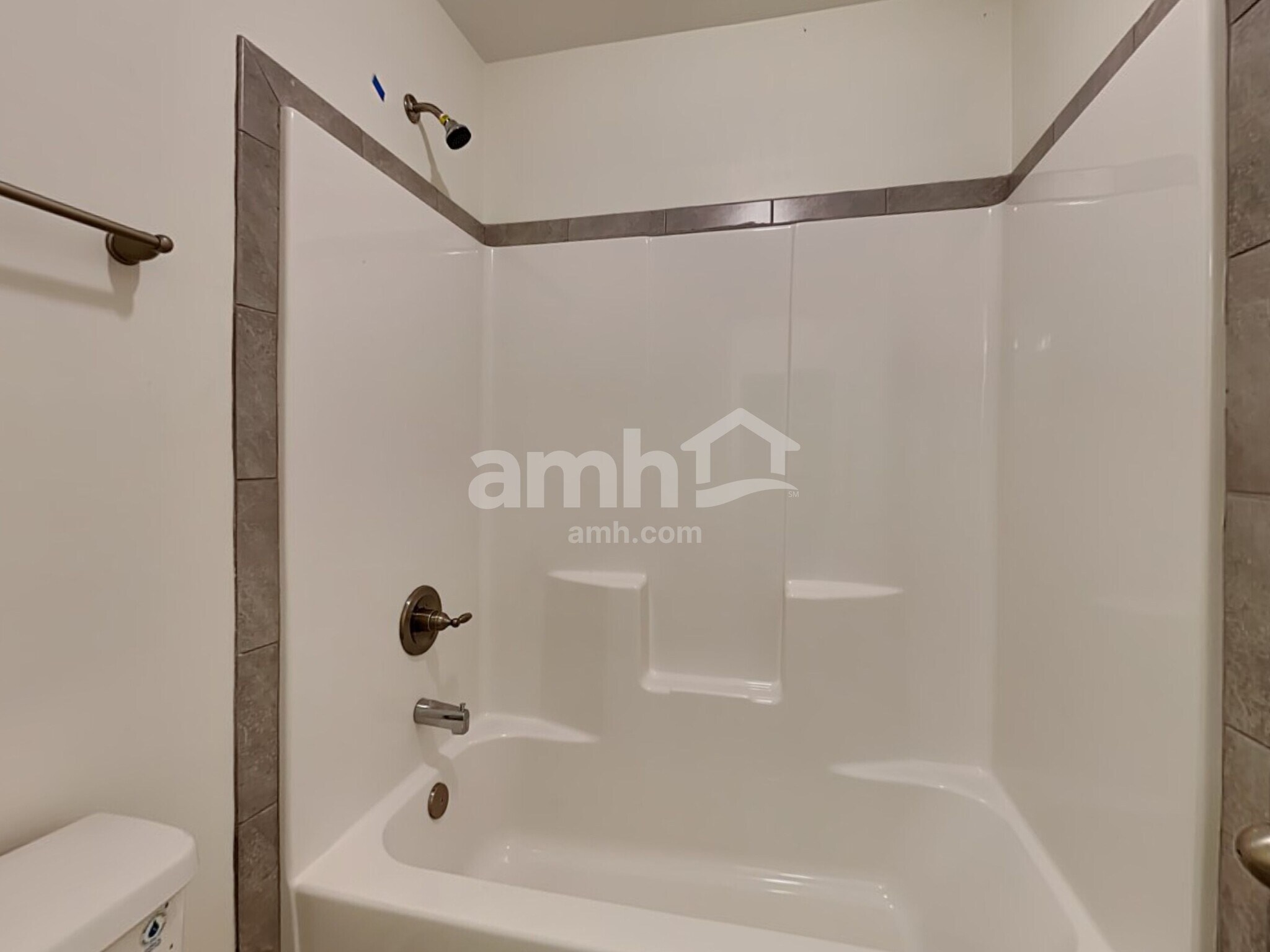 Building Photo - 110 Doral Blue Dr