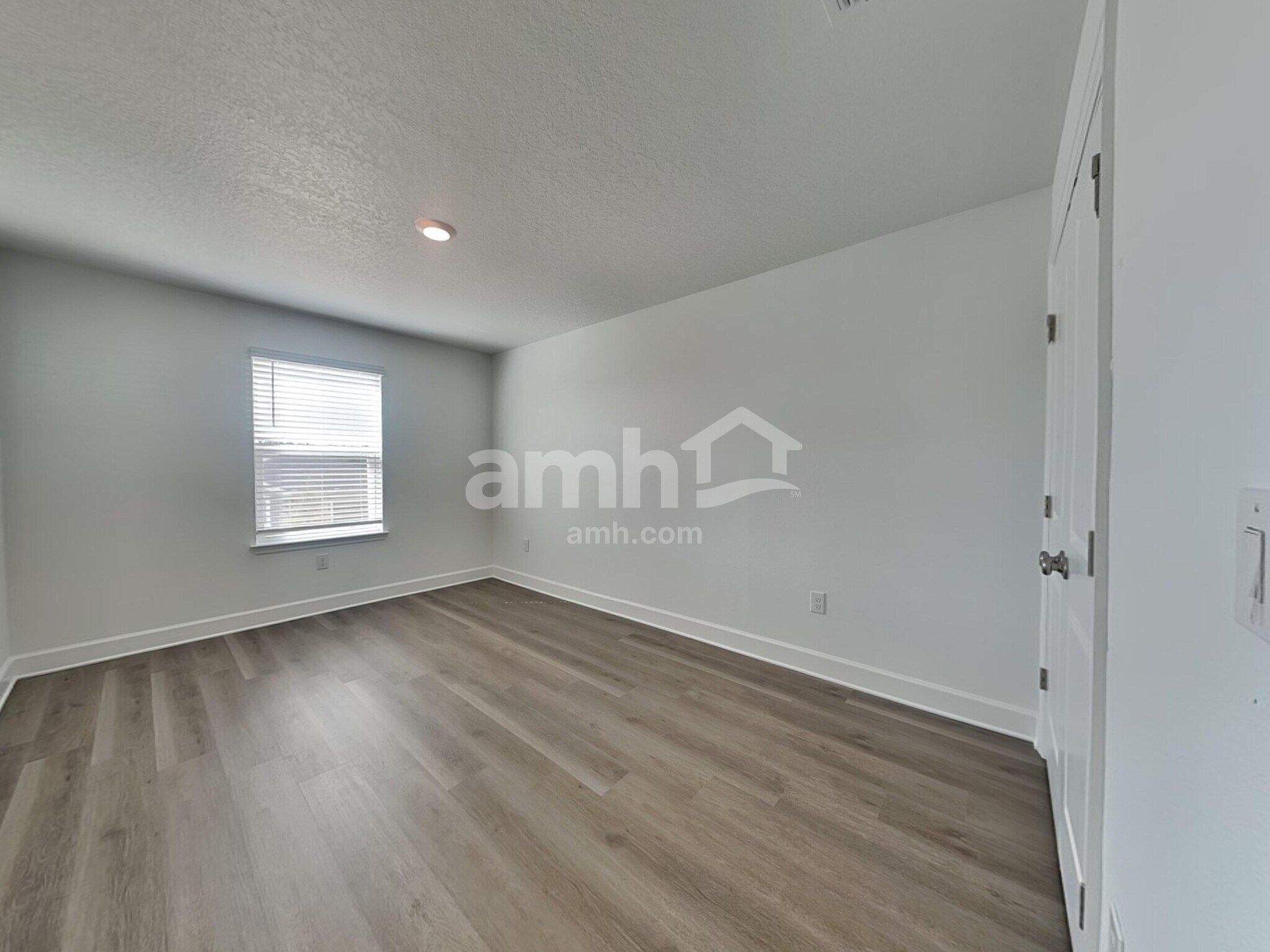 Building Photo - 37869 Dusty Saddle Ln