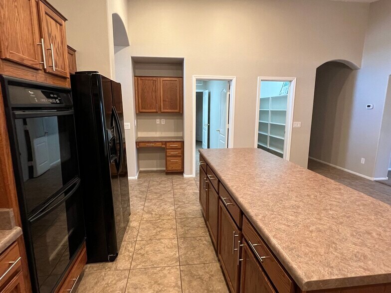 Large kitchen island and pantry - 40781 W Walker Way
