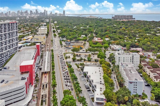 Building Photo - 3826 Oak Ave