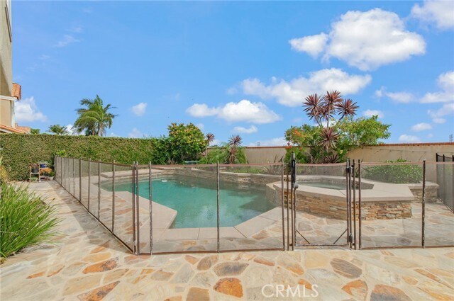Building Photo - 9042 Santiago Dr
