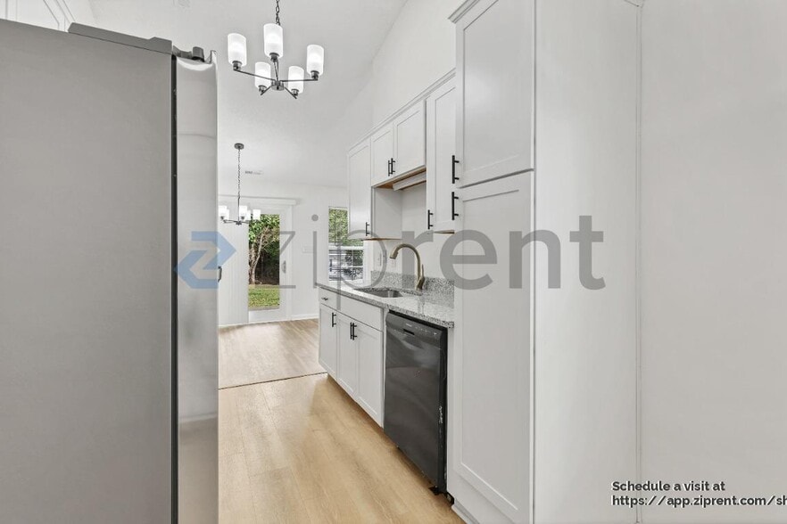 Building Photo - 4711 Avalon Forest Ln