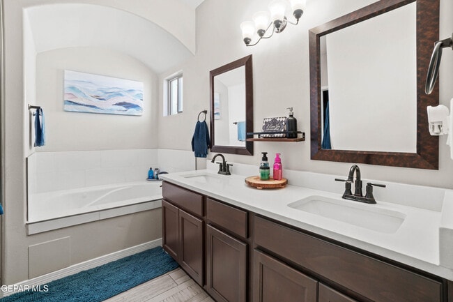 Building Photo - 14709 Tierra Garcia Dr