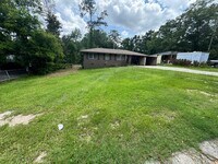 Building Photo - 2408 Groveland Cir S