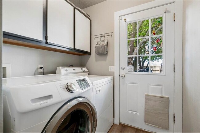 Laundry - 707 E Eastview Dr
