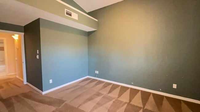 Building Photo - 2924 Pino Blanco Pl