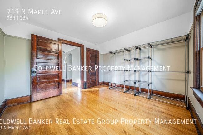 Building Photo - 719 N Maple Ave