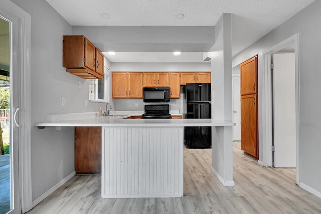 Building Photo - $2,895 - 3 Bed, 2.5 Bath Home with Central...