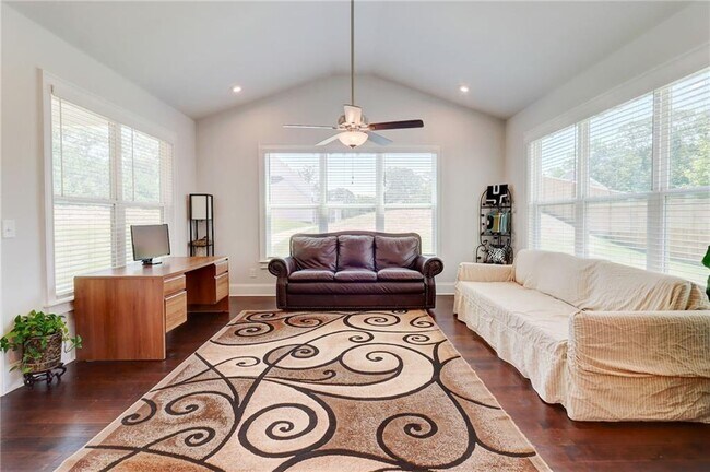 Building Photo - 774 Phil Haven Ln