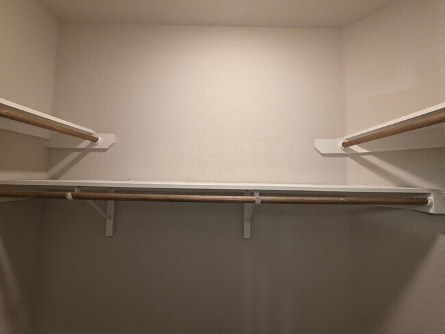 Building Photo - Townhome for Rent