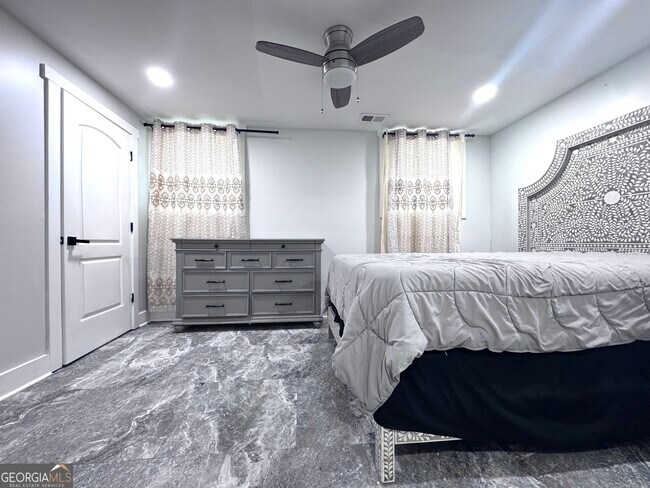 Building Photo - 3280 Stonewall Tell Rd