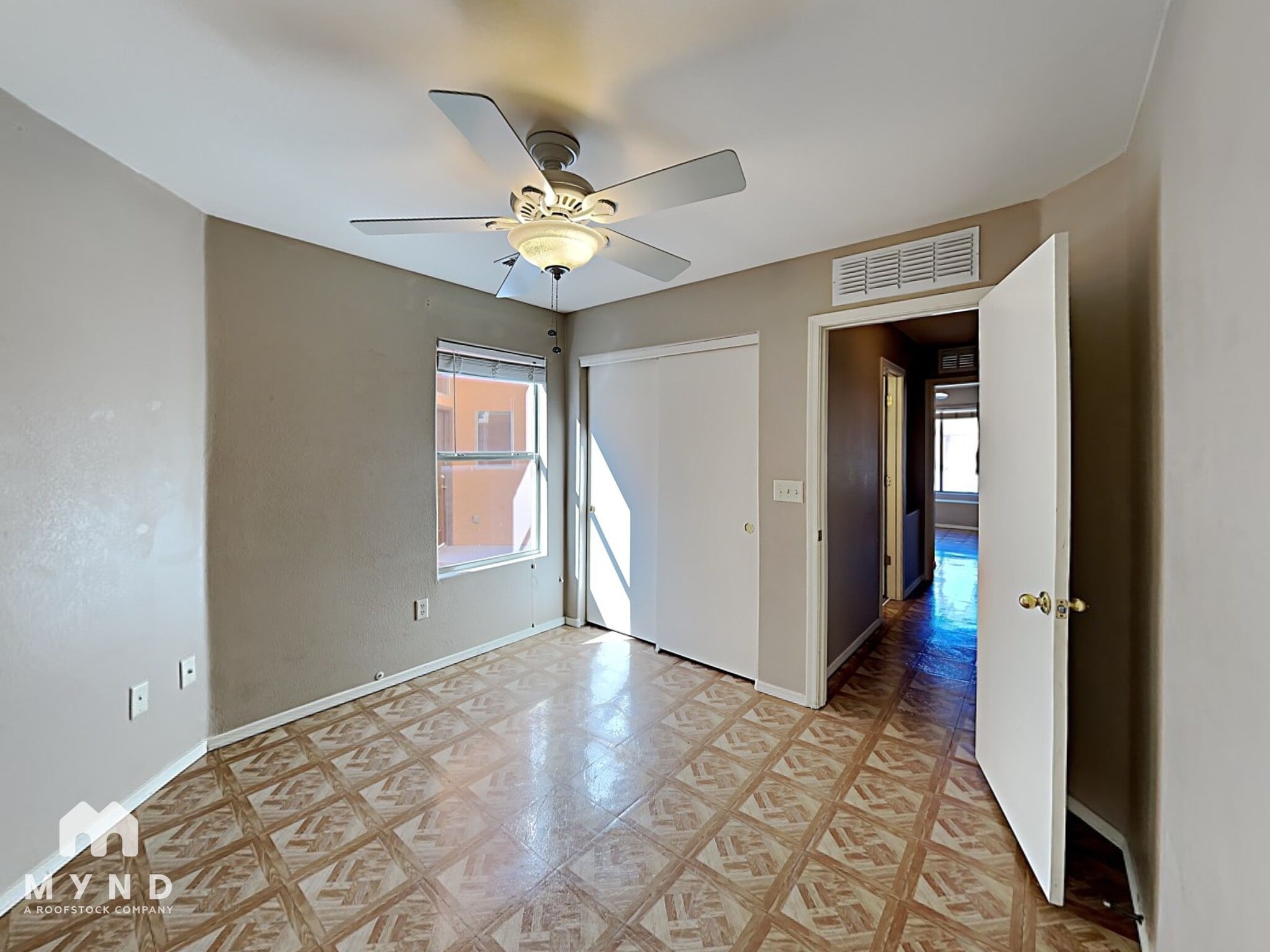 Building Photo - 2018 E Calle Arroyo Lindo