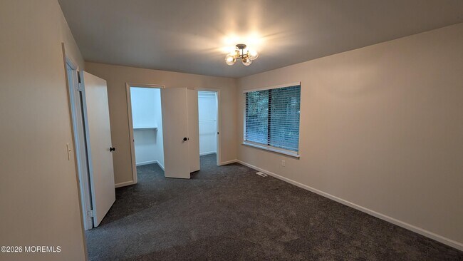 Building Photo - 13 Wren Way