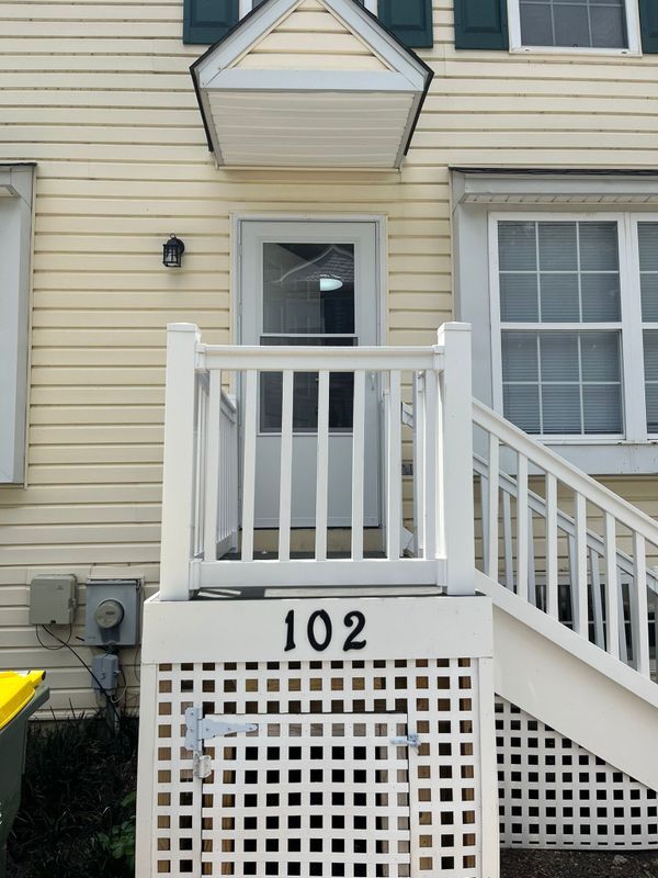 Building Photo - 102 Gateway Dr