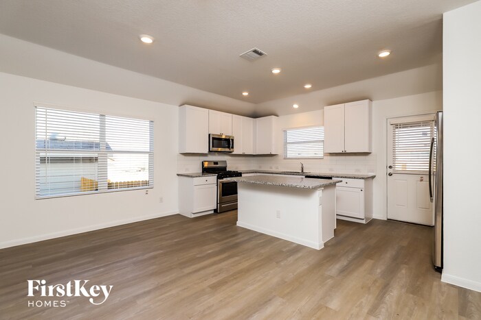 Building Photo - 13027 Rosemary Cove