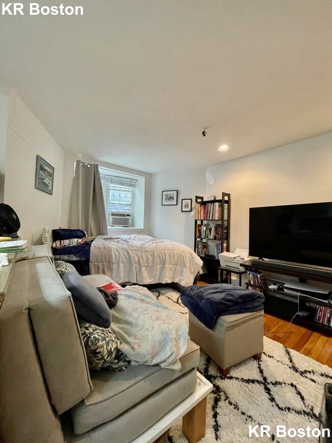 Primary Photo - 52 Westland Ave