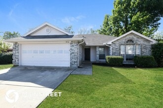 Building Photo - 914 Pierce Arrow Dr