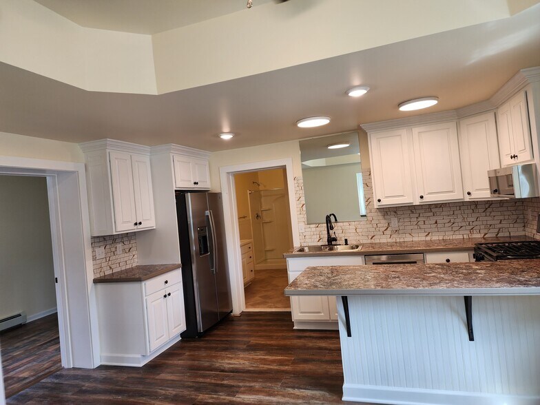 Building Photo - 35 Orchard St