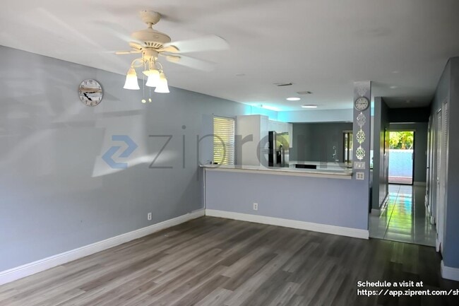 Building Photo - 9761 Riverside Dr