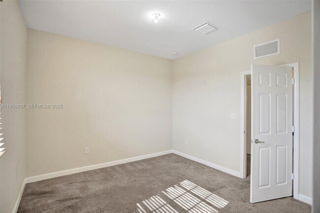 Building Photo - 9500 SW 167th Ave