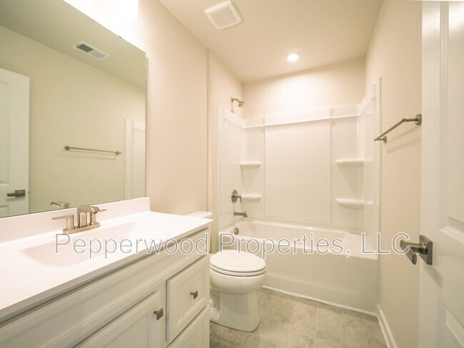 Building Photo - 4555 Duparc Way