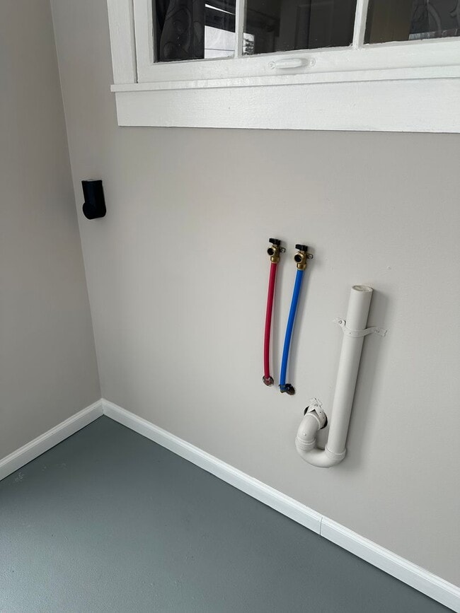 Building Photo - 4935 8th Ave