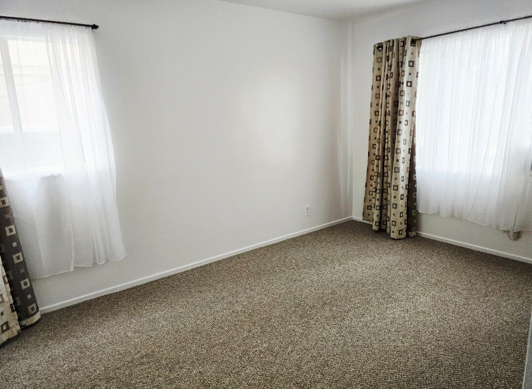 Bedroom two - 1610 Preuss Rd