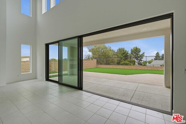 Building Photo - 20568 Edgewood Ct